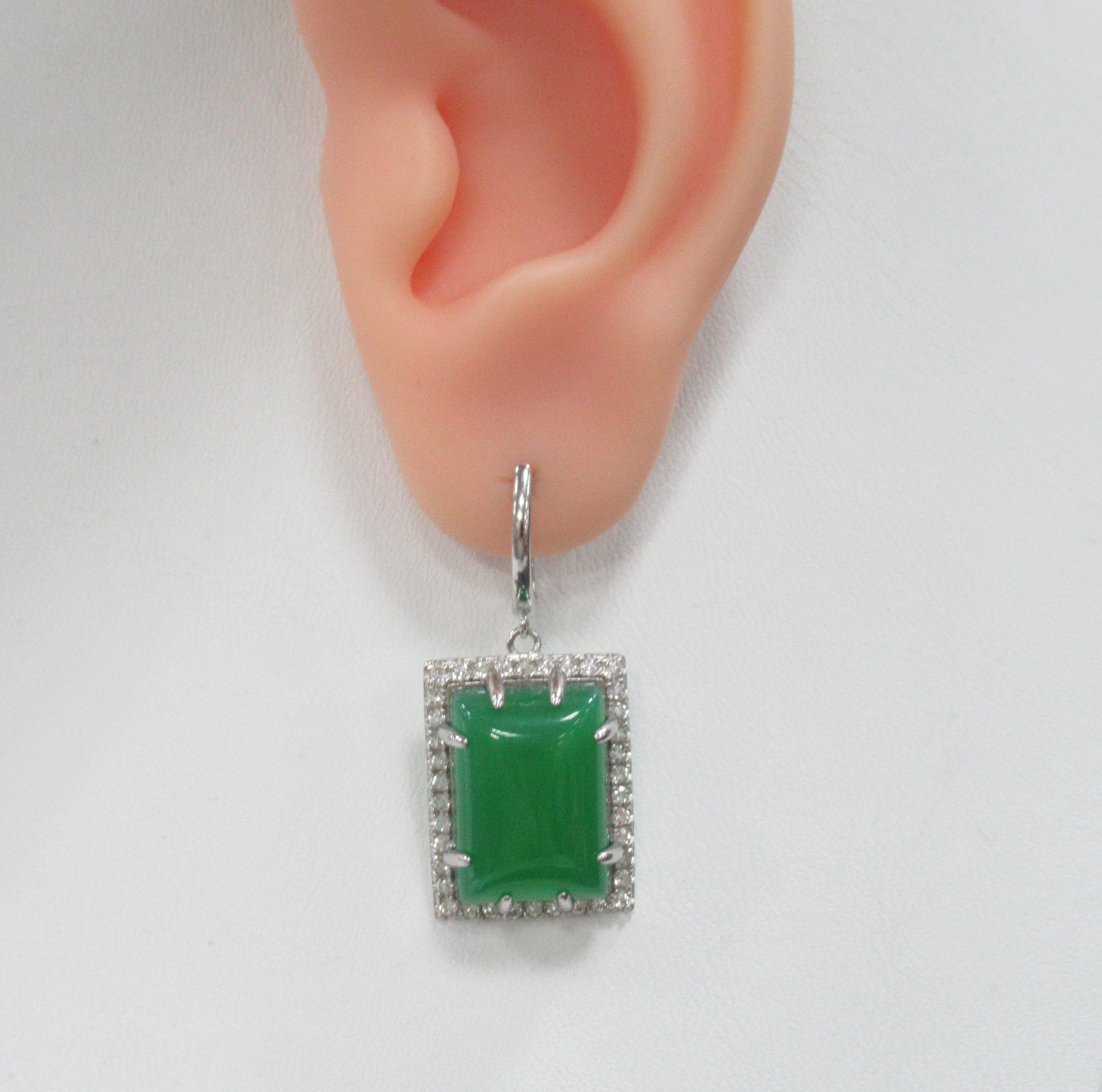 Серебряные серьги с зелеными халцедонами